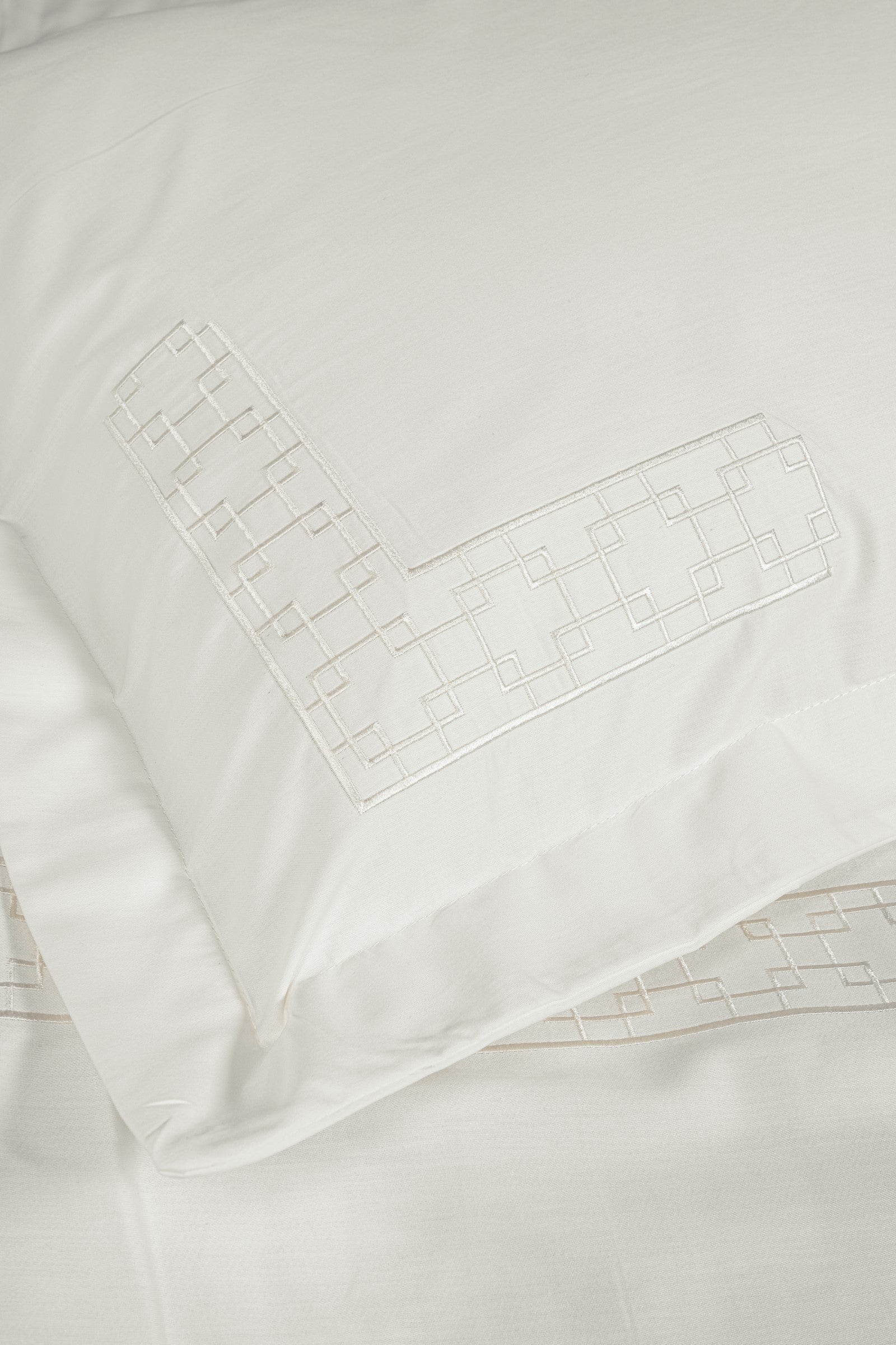 Cotton Box-Nakışlı Saten Çift Kişilik Nevresim Takımı Luxe Ekru-Nevresim Takımı-3-Milagron.com