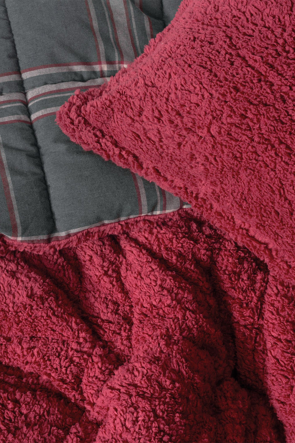 Cozy Home-Festive Çift Kişilik Çift Taraflı Peluş Yorgan Noel Kırmızı-Yorgan-2-Milagron.com