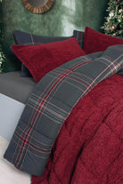 Cozy Home-Festive Çift Kişilik Çift Taraflı Peluş Yorgan Noel Kırmızı-Yorgan-7-Milagron.com