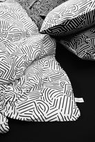 Cozy Home Mono Çift Kişilik Lastikli Çarşaflı Nevresim Takımı Maze Siyah