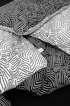 Cozy Home Mono Tek Kişilik Lastikli Çarşaflı Nevresim Takımı Maze Siyah