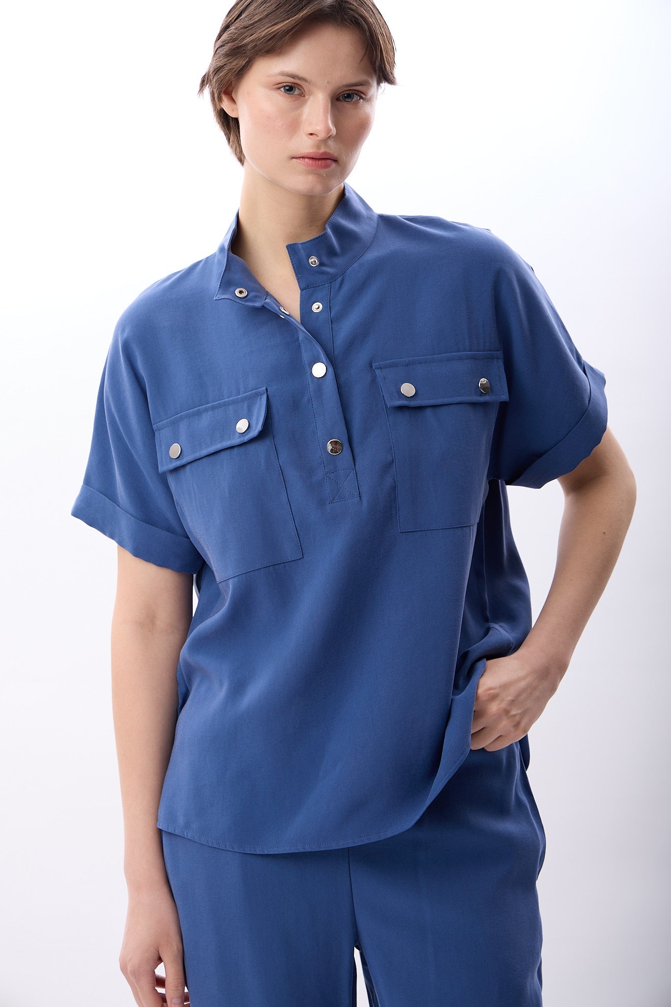 Diagonal-Açık Yaka Metal Düğmeli Gömlek-Gömlek-5-Milagron.com