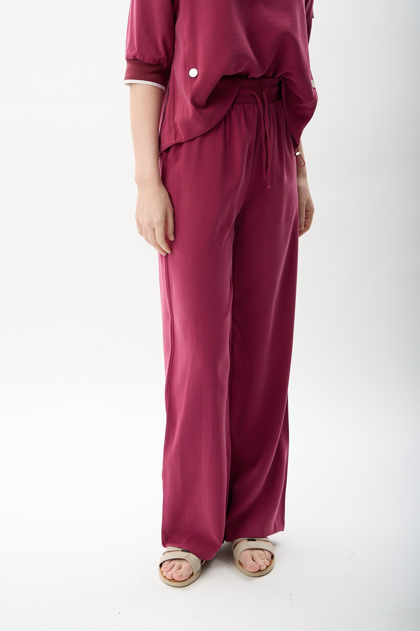 Diagonal-Bağcıklı Düz Paça Pantolon-Pantolon-5-Milagron.com