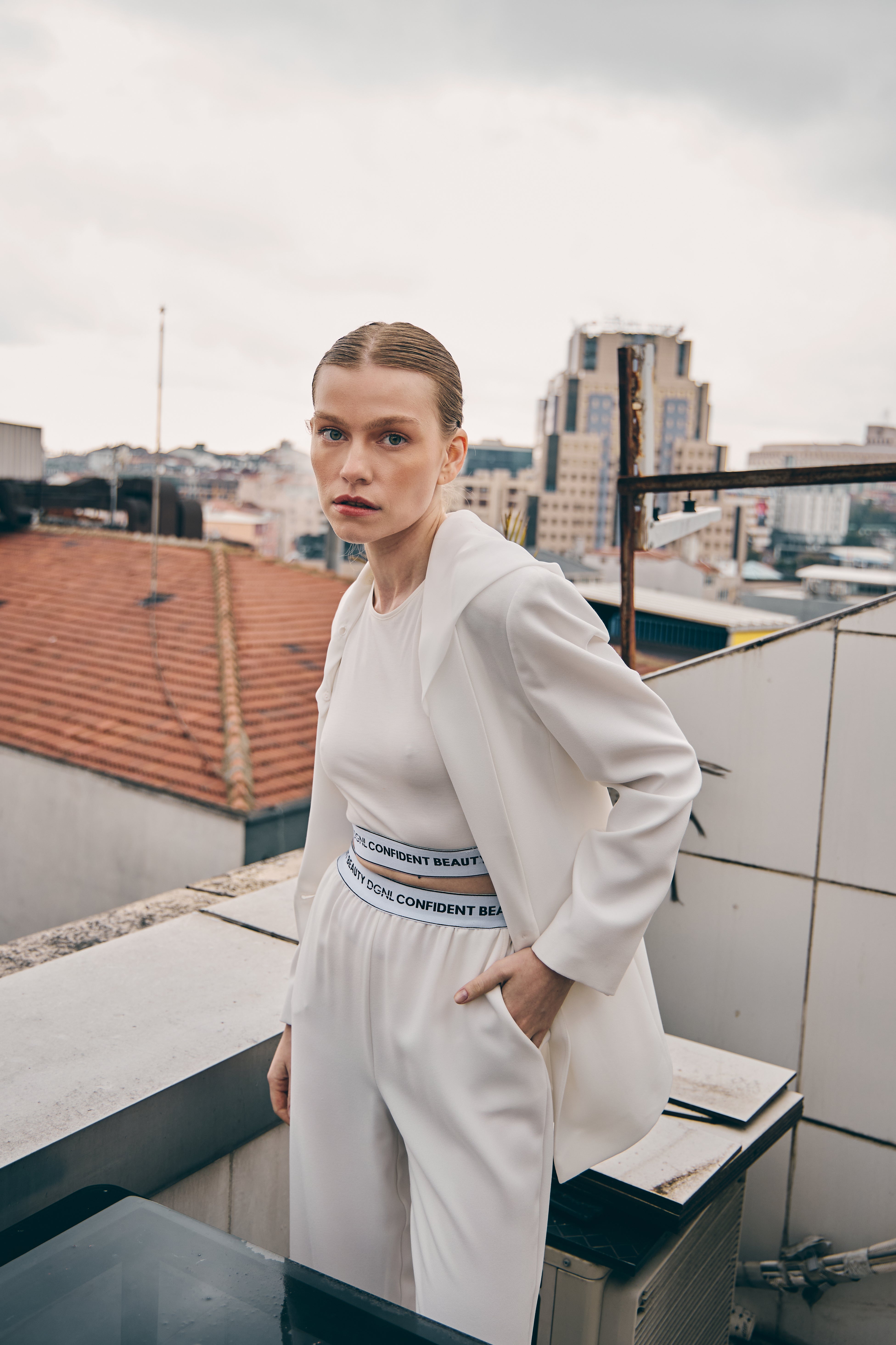 Diagonal-Bisiklet Yaka Kolsuz Crop Bluz-Bluz-5-Milagron.com