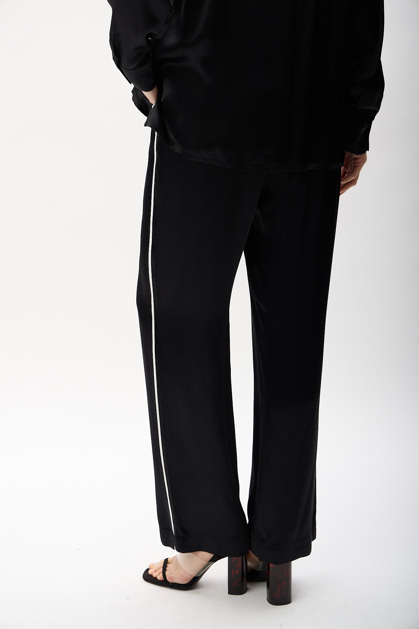 Diagonal-Bol Paça Rahat Kesim Pantolon-Pantolon-6-Milagron.com