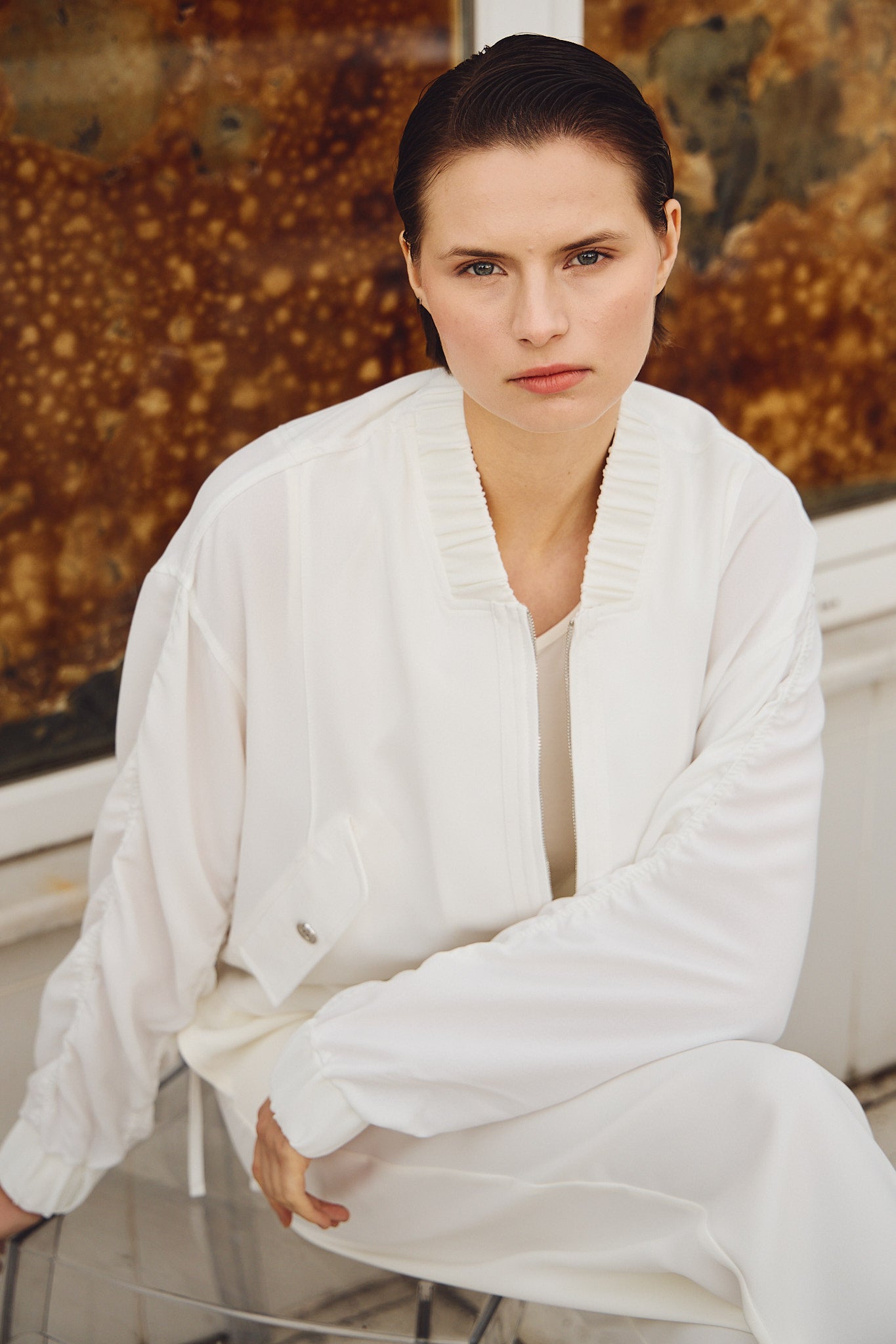 Diagonal-Büzgülü Kol Fermuarlı Bomber Ceket (Beyaz)-CEKET-4-Milagron.com