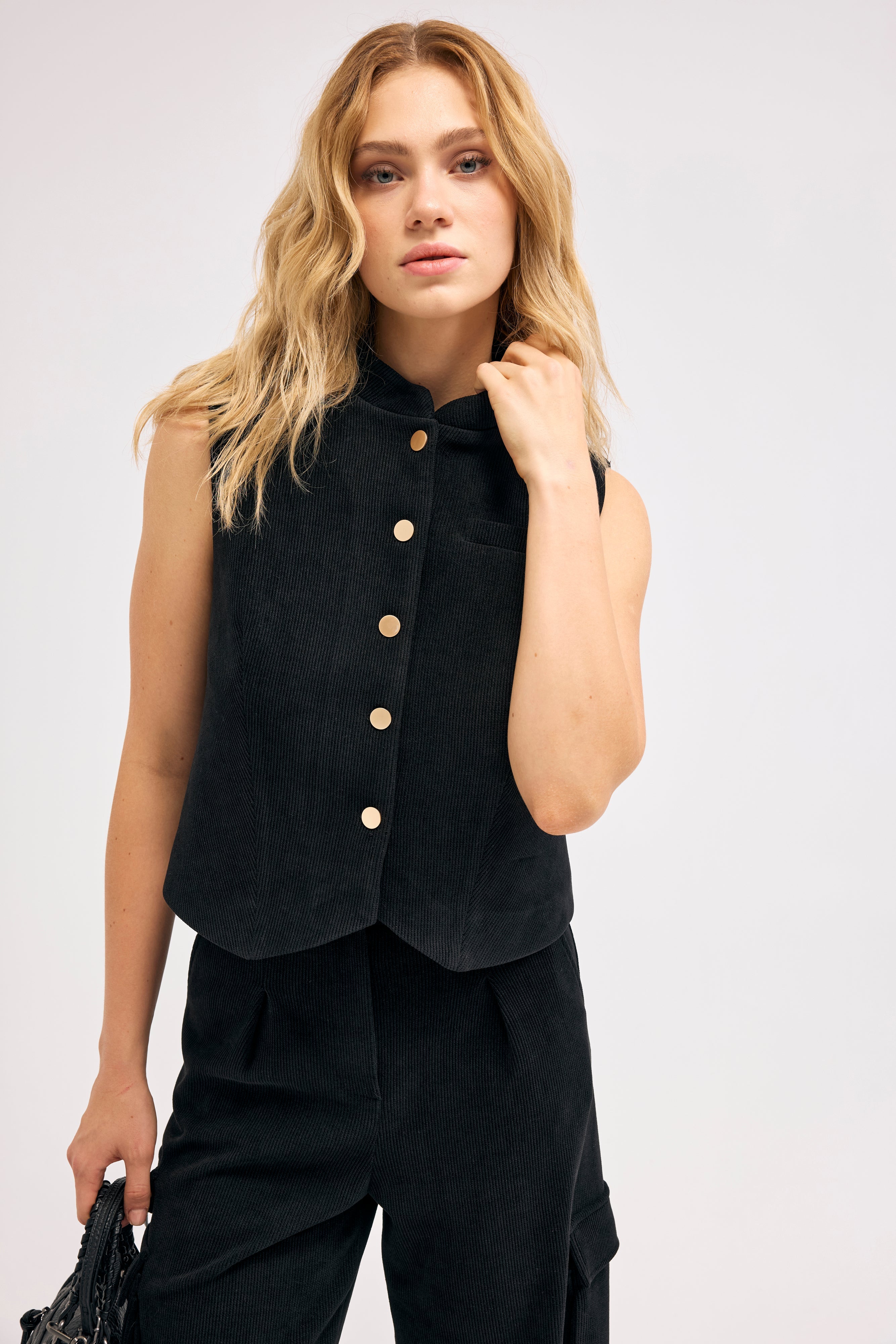 Diagonal-Kolsuz Düğmeli Yelek-YELEK-2-Milagron.com