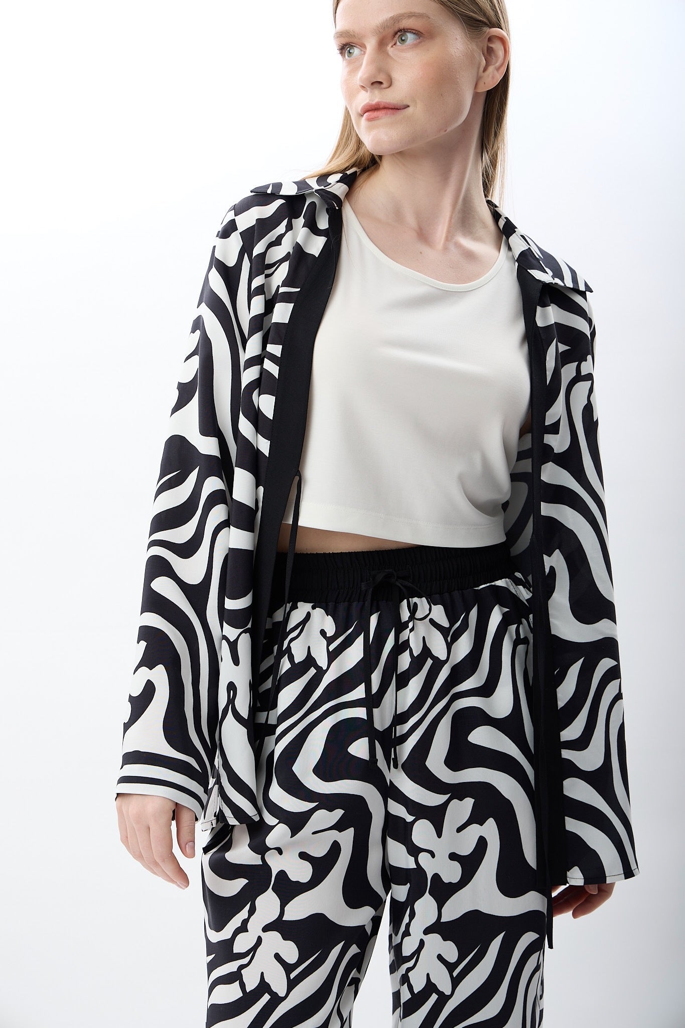 Diagonal-Desenli Oversize Kimono Gömlek-Gömlek-1-Milagron.com