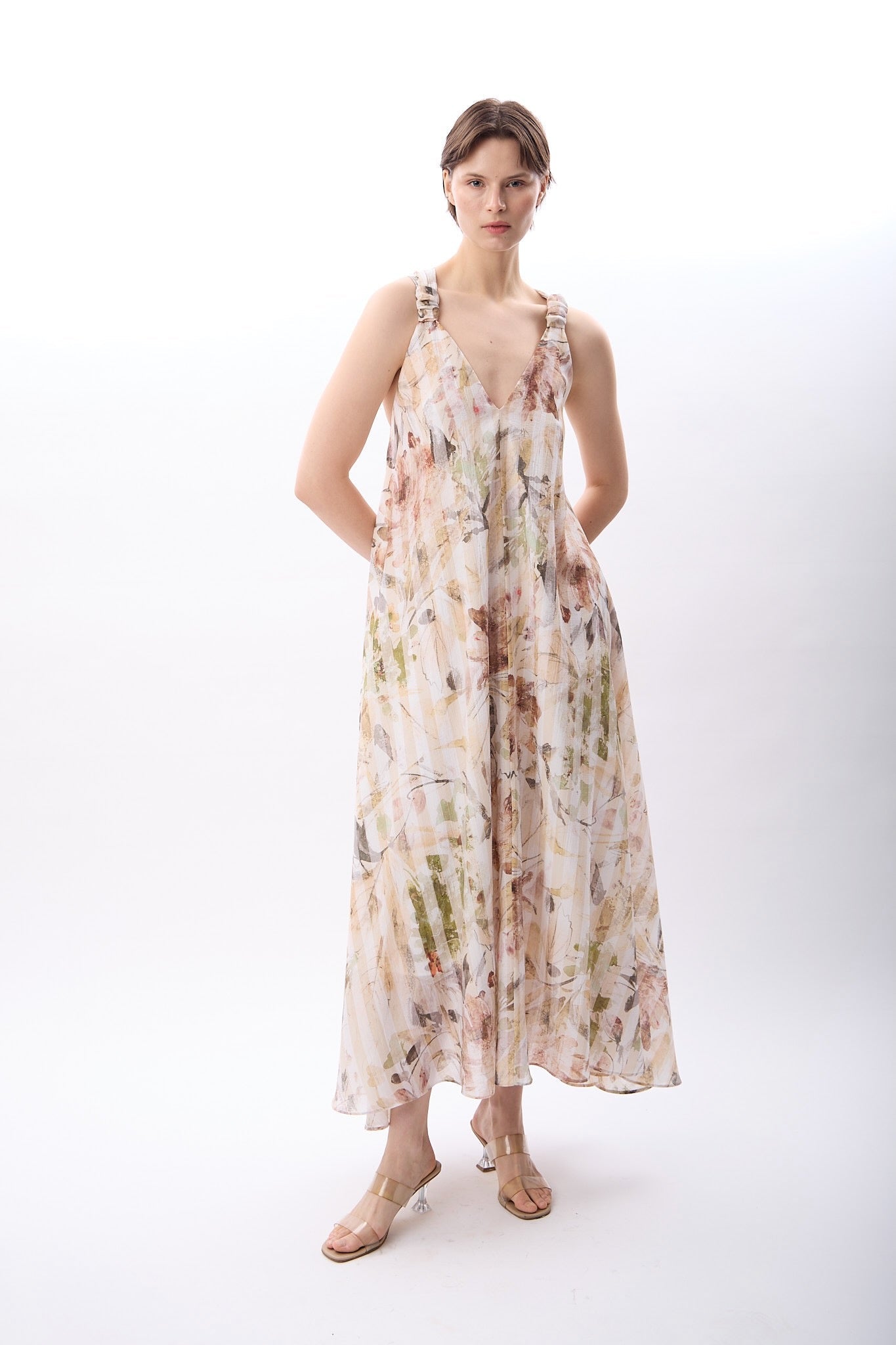 Diagonal-Desenli Ve Dökümlü Maxi Elbise (Bej)-ELBİSE-10-Milagron.com