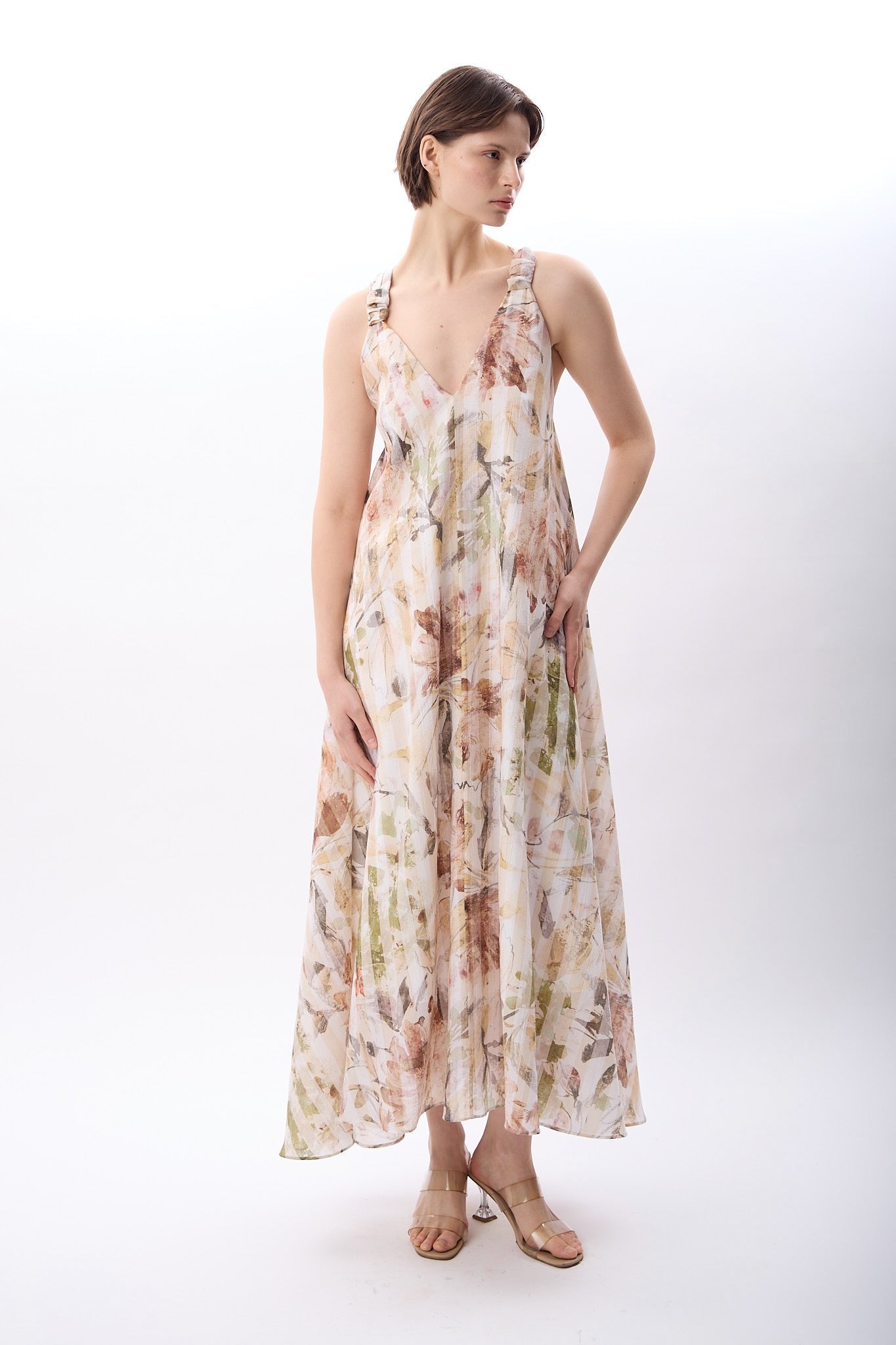 Diagonal-Desenli Ve Dökümlü Maxi Elbise (Bej)-ELBİSE-5-Milagron.com