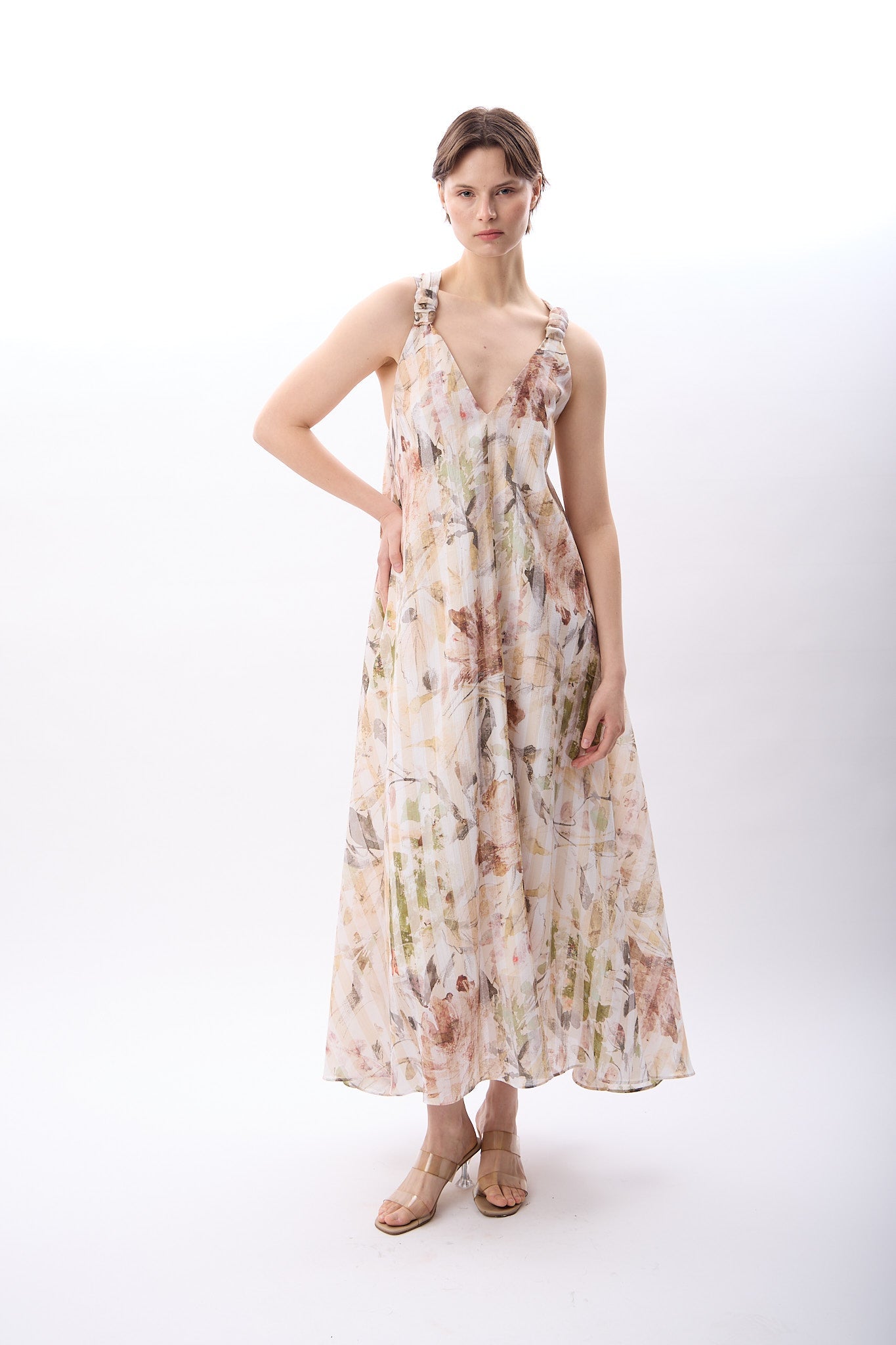 Diagonal-Desenli Ve Dökümlü Maxi Elbise (Bej)-ELBİSE-8-Milagron.com