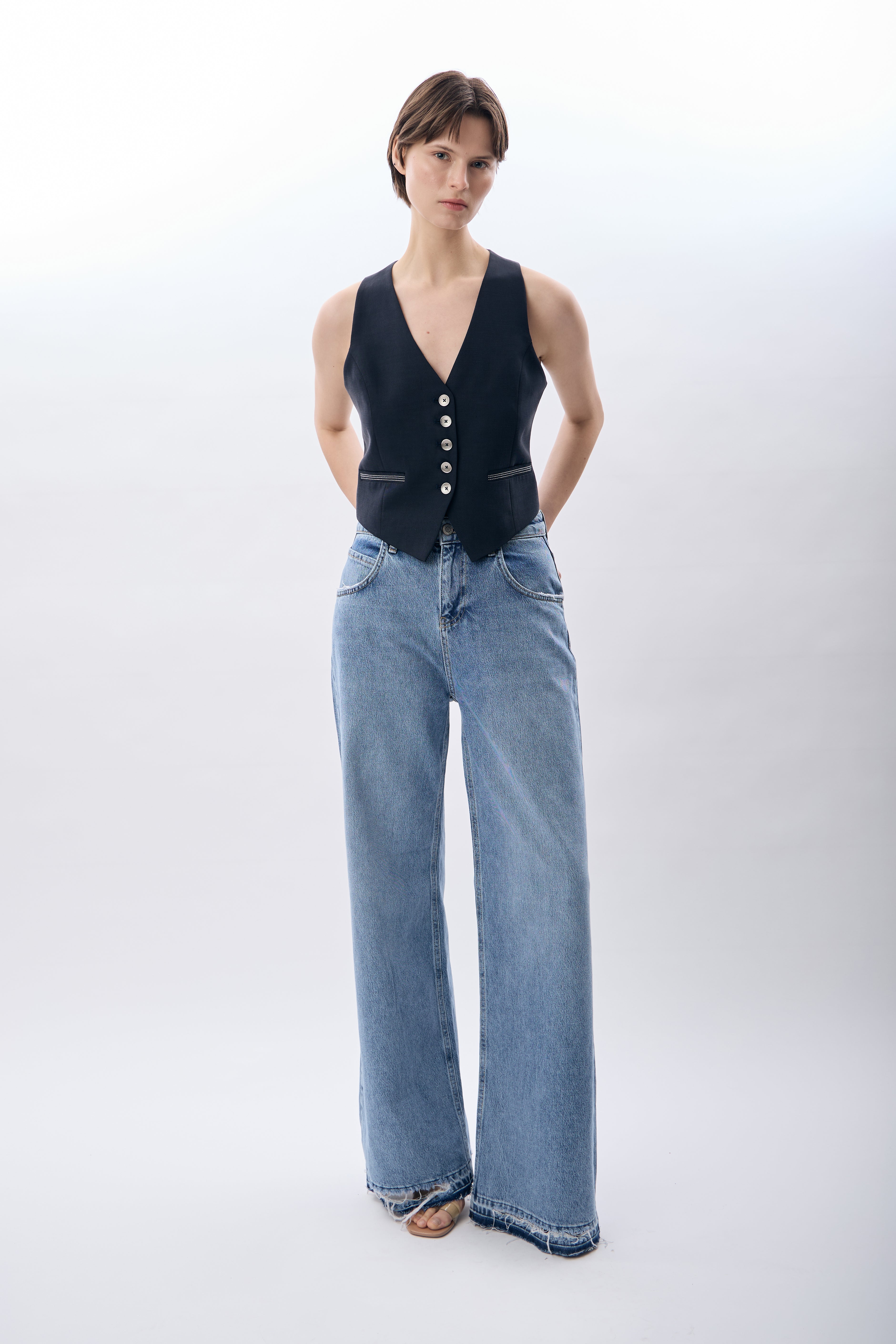 Diagonal-Dikiş Detaylı Kısa Yelek-Yelek-3-Milagron.com