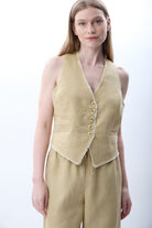 Diagonal-Düğmeli Keten Kolsuz Yelek (Bej)-YELEK-4-Milagron.com