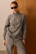 Diagonal-Fermuarlı Gri Sweatshirt-Sweatshirts & Hoodies-2-Milagron.com