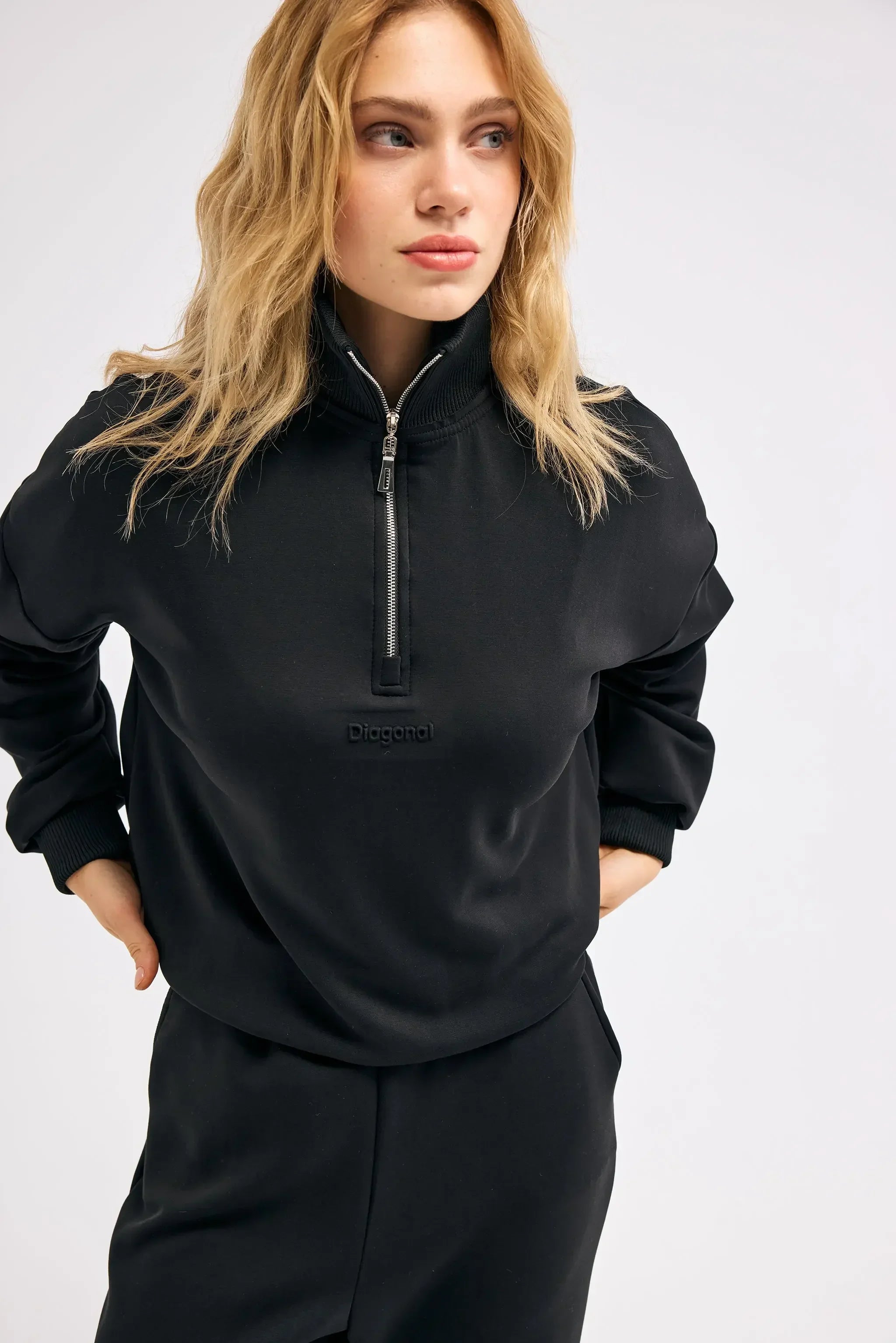 Diagonal-Fermuarlı Siyah Sweatshirt-SWEATSHIRT-7-Milagron.com