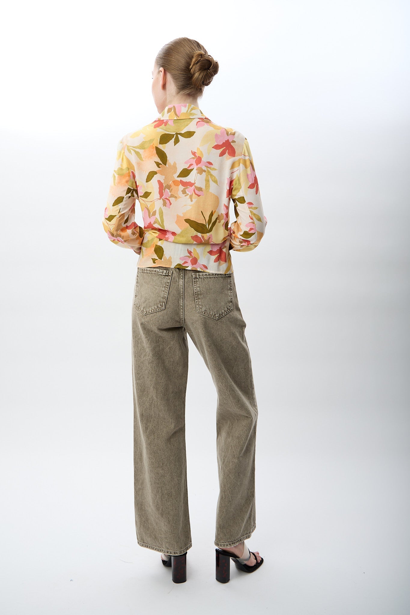 Diagonal-Kruvaze Yaka Çiçekli Bluz-Bluz-8-Milagron.com