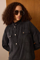 Diagonal-Metal Düğmeli Siyah Bluz-Bluz-1-Milagron.com