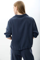 Diagonal-V Yaka Büzgü Detaylı Bluz-Bluz-3-Milagron.com