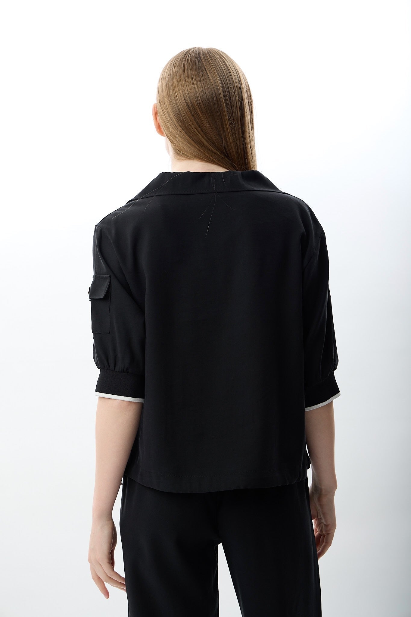 Diagonal-V Yaka Büzgü Detaylı Bluz-Bluz-3-Milagron.com