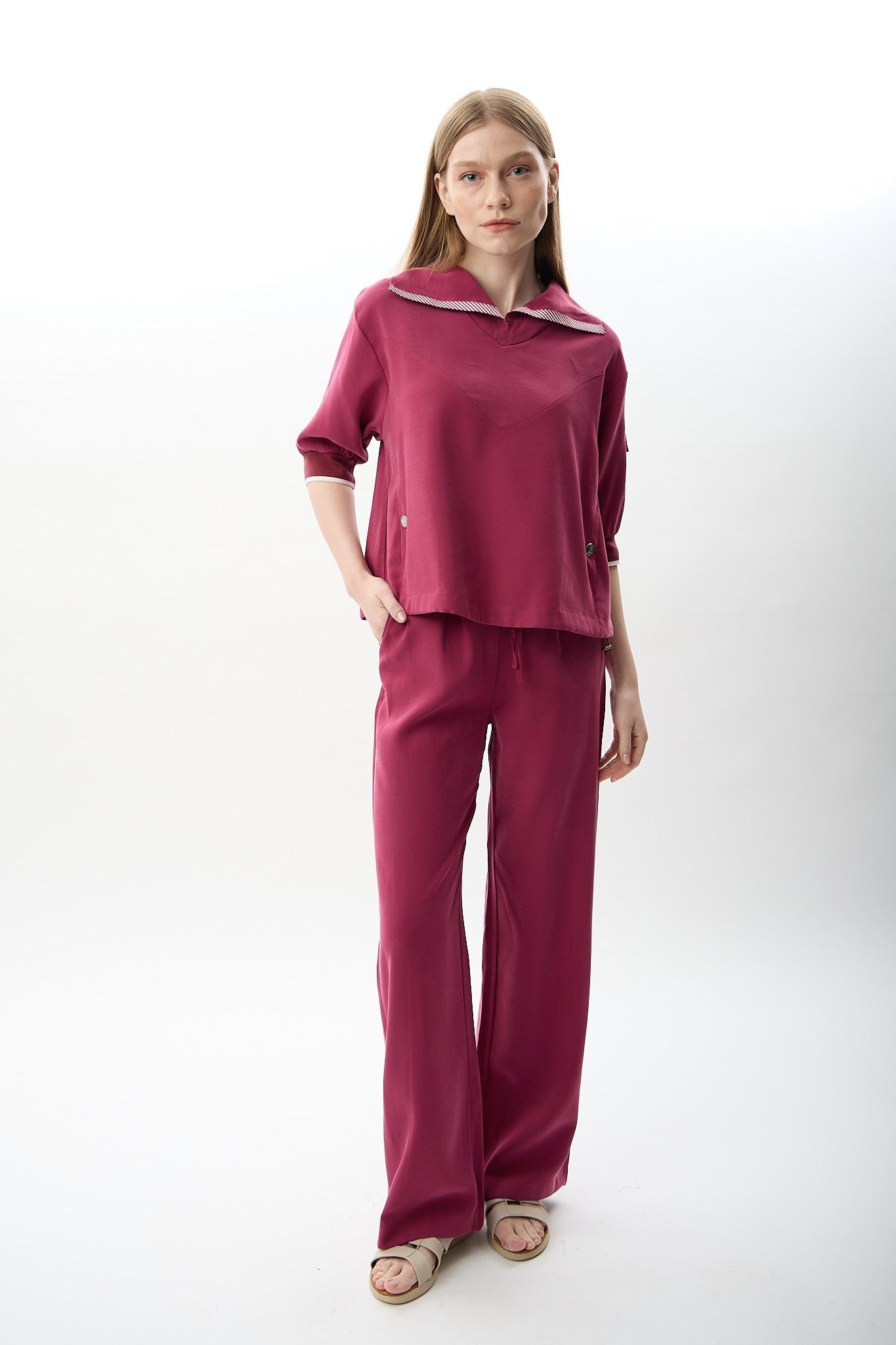 Diagonal-V Yaka Büzgü Detaylı Bluz-Bluz-4-Milagron.com