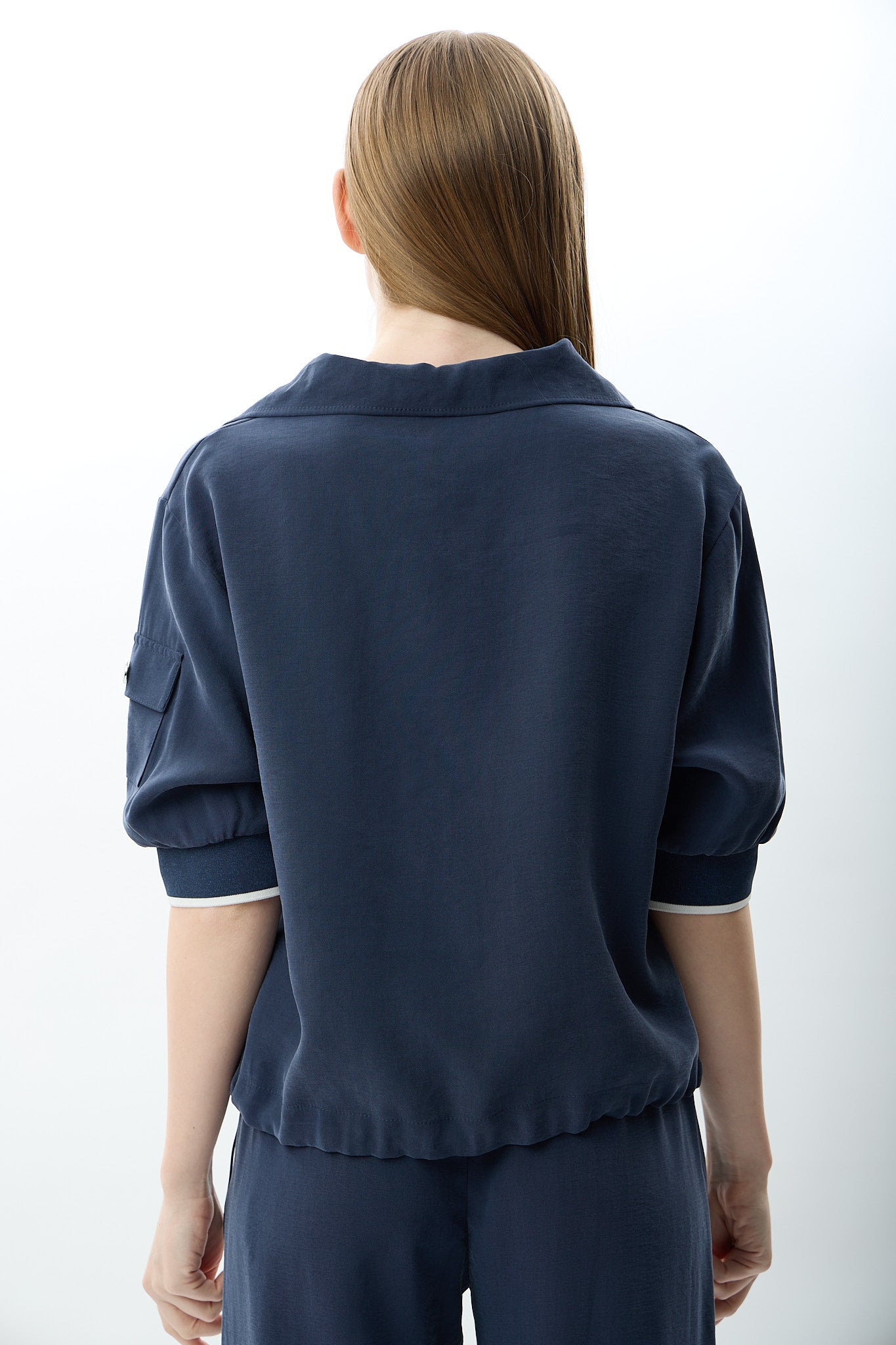 Diagonal-V Yaka Büzgü Detaylı Bluz-Bluz-6-Milagron.com