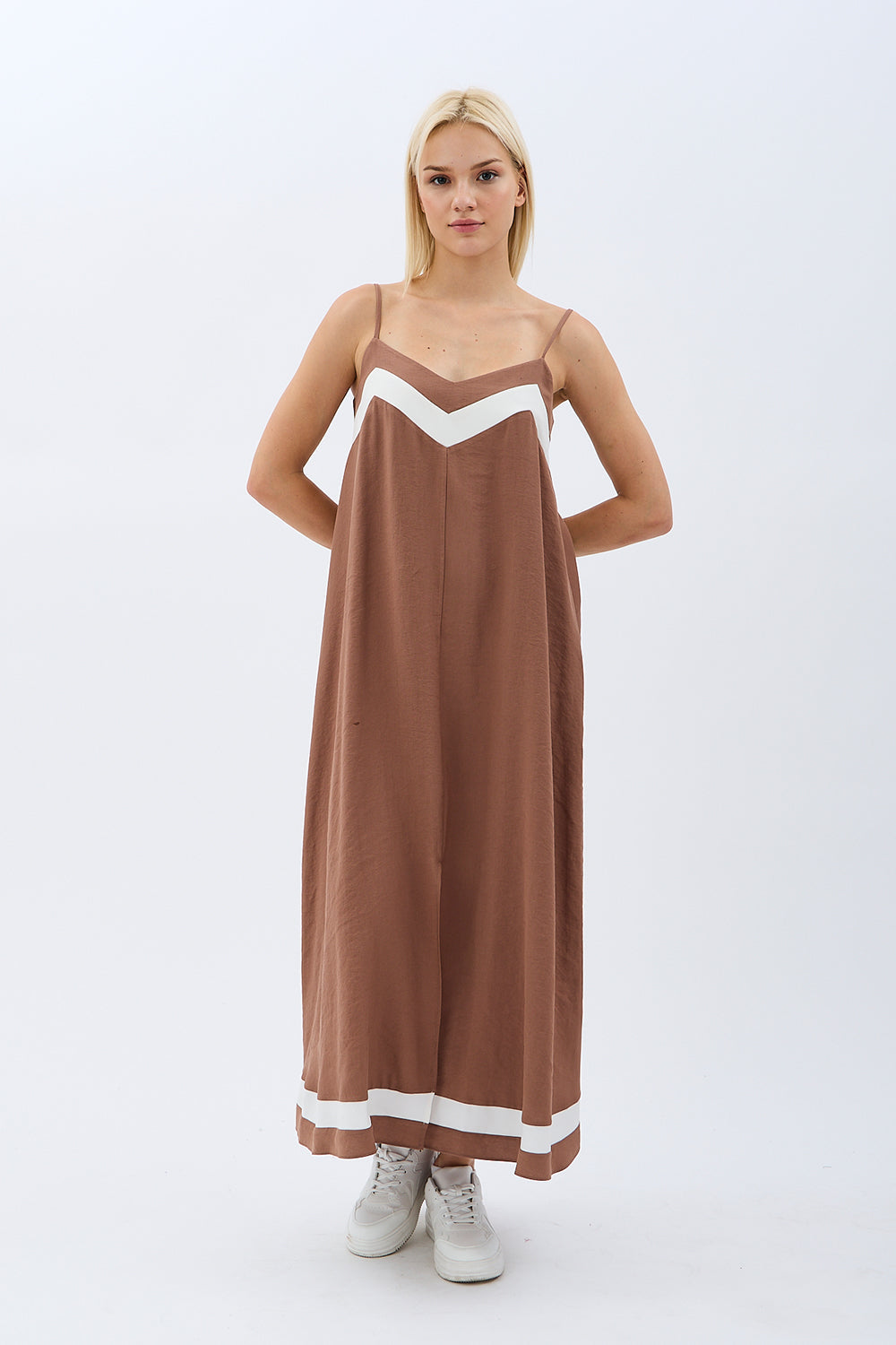 Diagonal-Yırtmaçlı Salaş Elbise (Kahverengi)-Elbise-4-Milagron.com