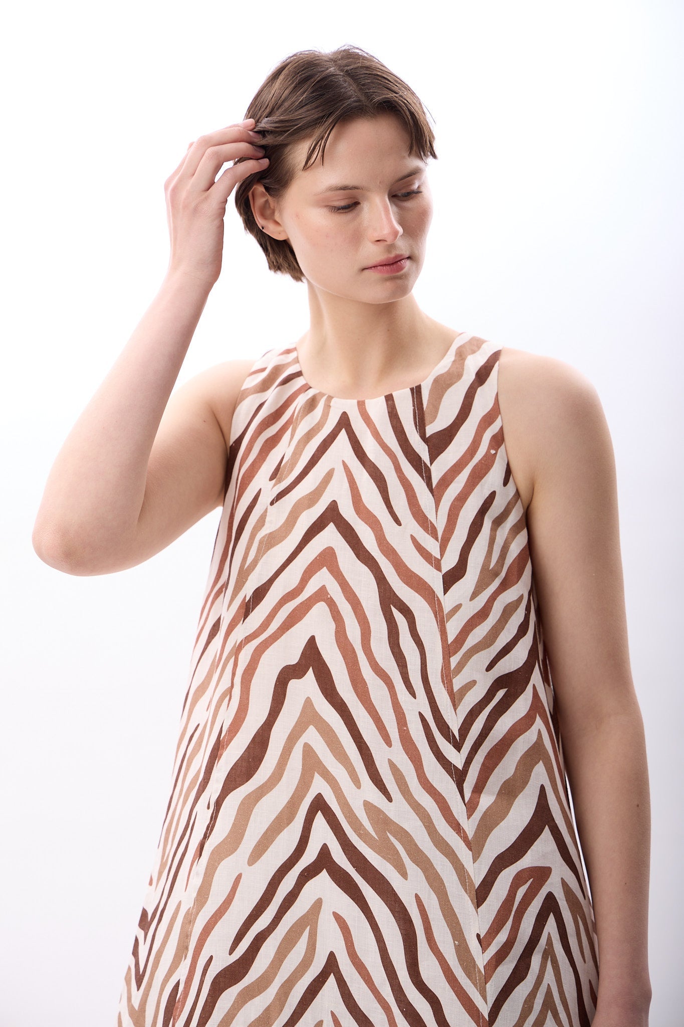 Diagonal-Zebra Desenli Bol Kesim Elbise-Elbise-2-Milagron.com