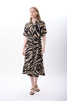 Diagonal-Zebra Desenli Fırfırlı Elbise-Elbise-1-Milagron.com