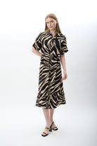 Diagonal-Zebra Desenli Fırfırlı Elbise-Elbise-8-Milagron.com