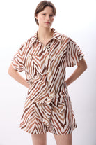 Diagonal-Zebra Desenli Kısa Şort-Elbise-3-Milagron.com