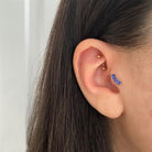 Dianora Piercing-14 Ayar Altın 5 Lacivert Baget Taşlı Minimal Tragus Piercing-Renkli Taşlar Koleksiyonu-14-Milagron.com