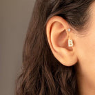 Dianora Piercing-14 Ayar Altın Taşlı Düz B Harfi Tragus Piercing-Tragus Piercing-4-Milagron.com