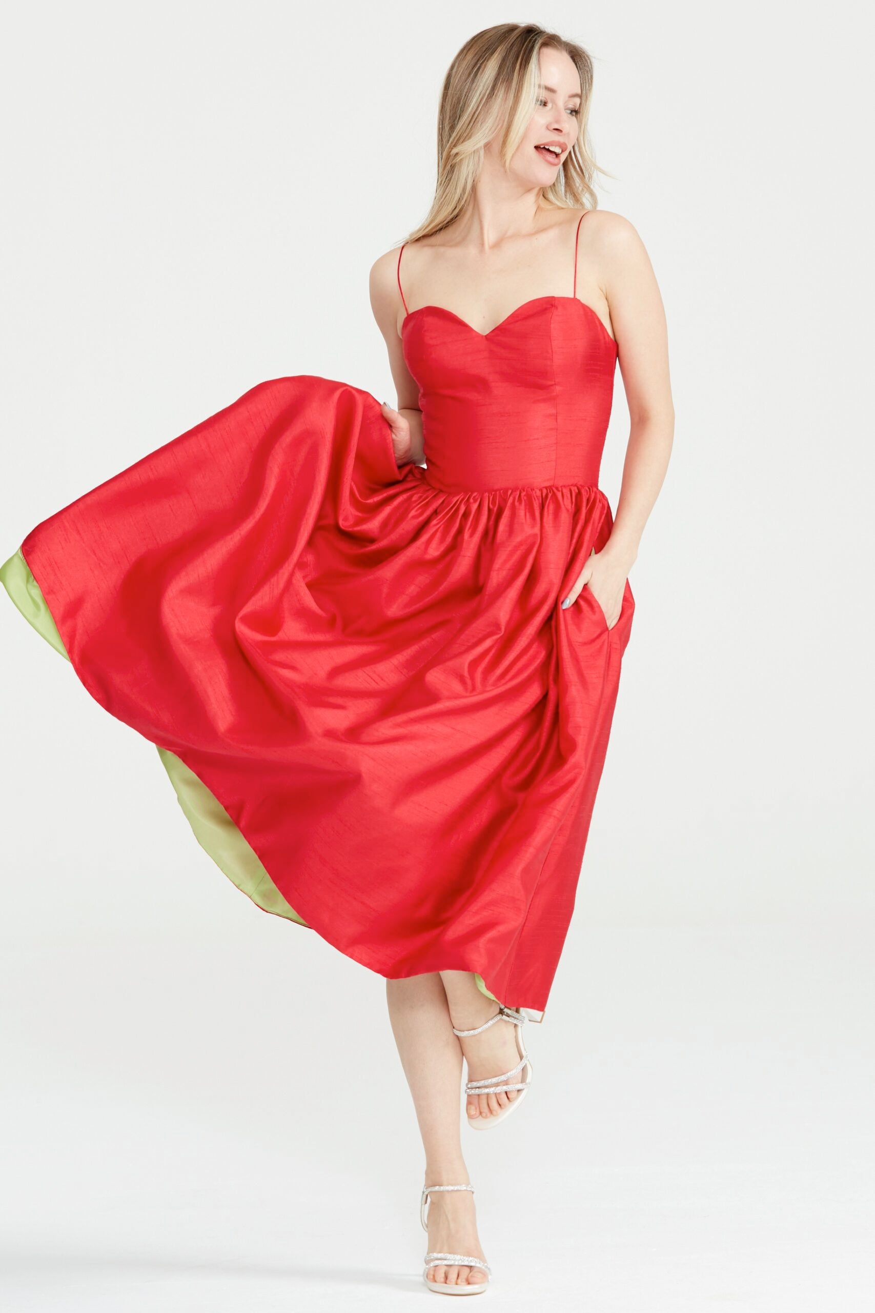 Dollie Bell-The Kiss Straplez Büzgülü Maxi Elbise – Kırmızı-Platform, Such a Night-1-Milagron.com
