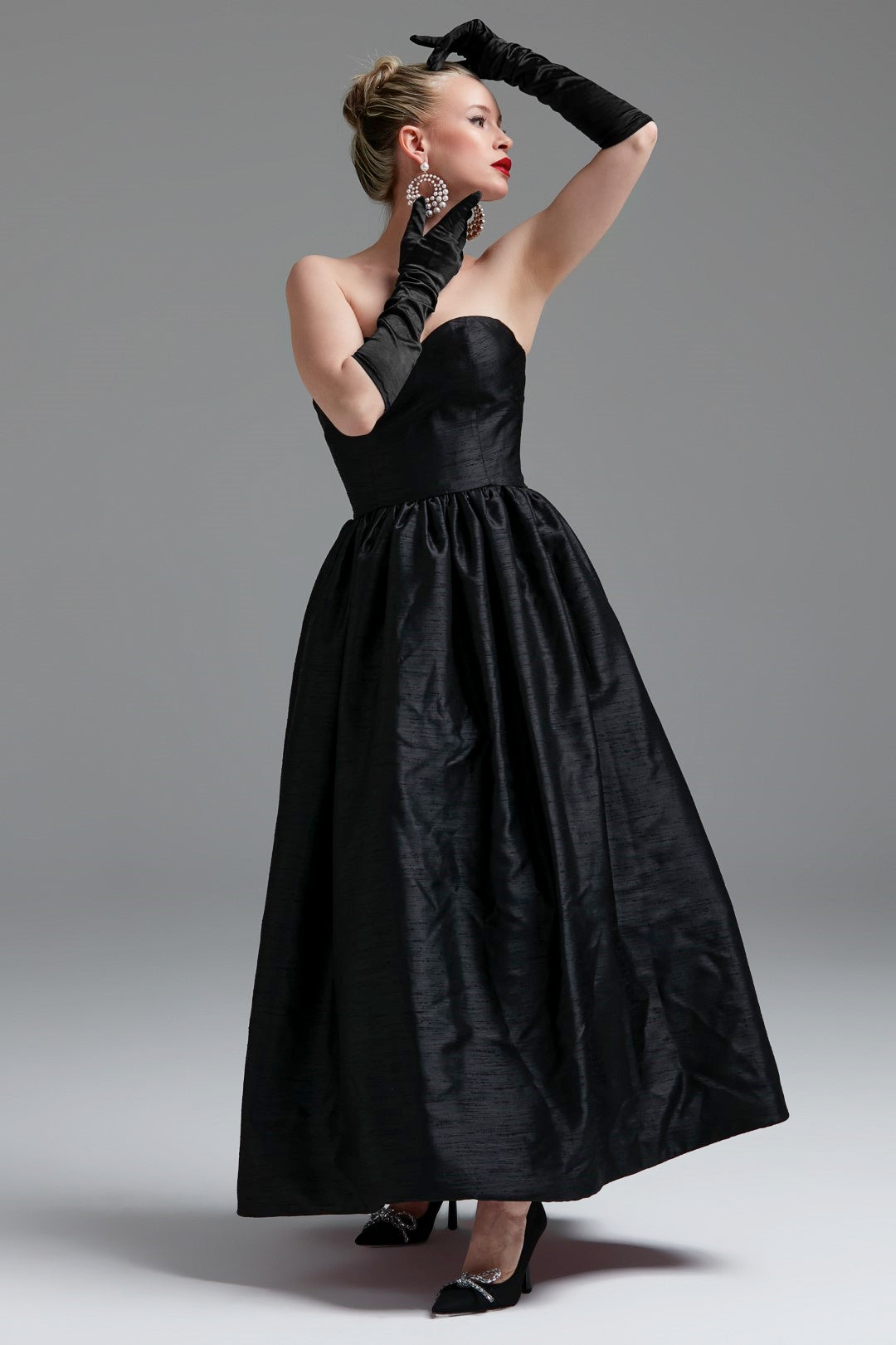 Dollie Bell-The Kiss Straplez Büzgülü Maxi Elbise Siyah-Platform, Such a Night-5-Milagron.com