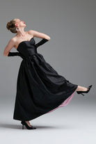 Dollie Bell-The Kiss Straplez Büzgülü Maxi Elbise Siyah-Platform, Such a Night-3-Milagron.com