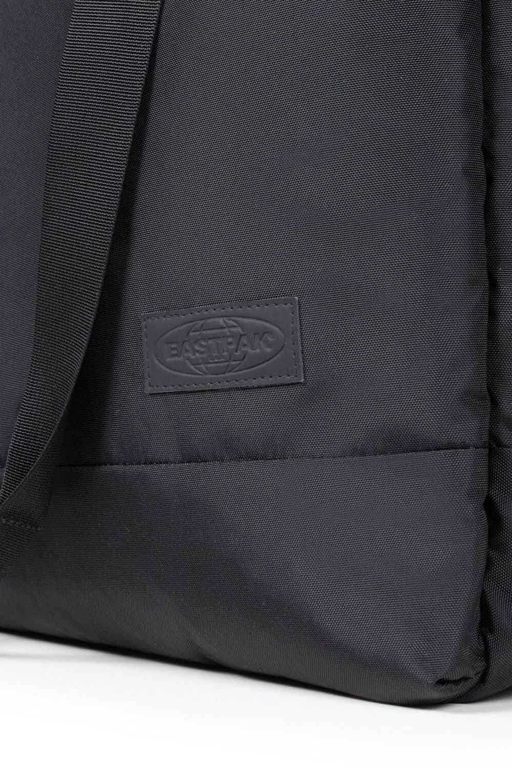 Eastpak-Cnnct F Satch Cnnct F Black-Omuz Çantası-4-Milagron.com