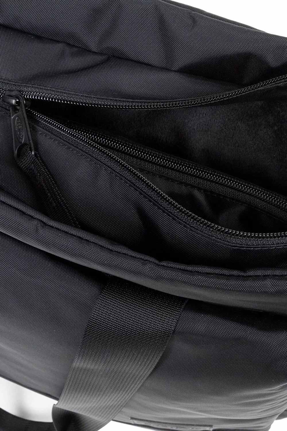 Eastpak-Cnnct F Satch Cnnct F Black-Omuz Çantası-6-Milagron.com