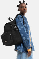 Eastpak-Day Pak'r Black-Sırt Çantası-2-Milagron.com