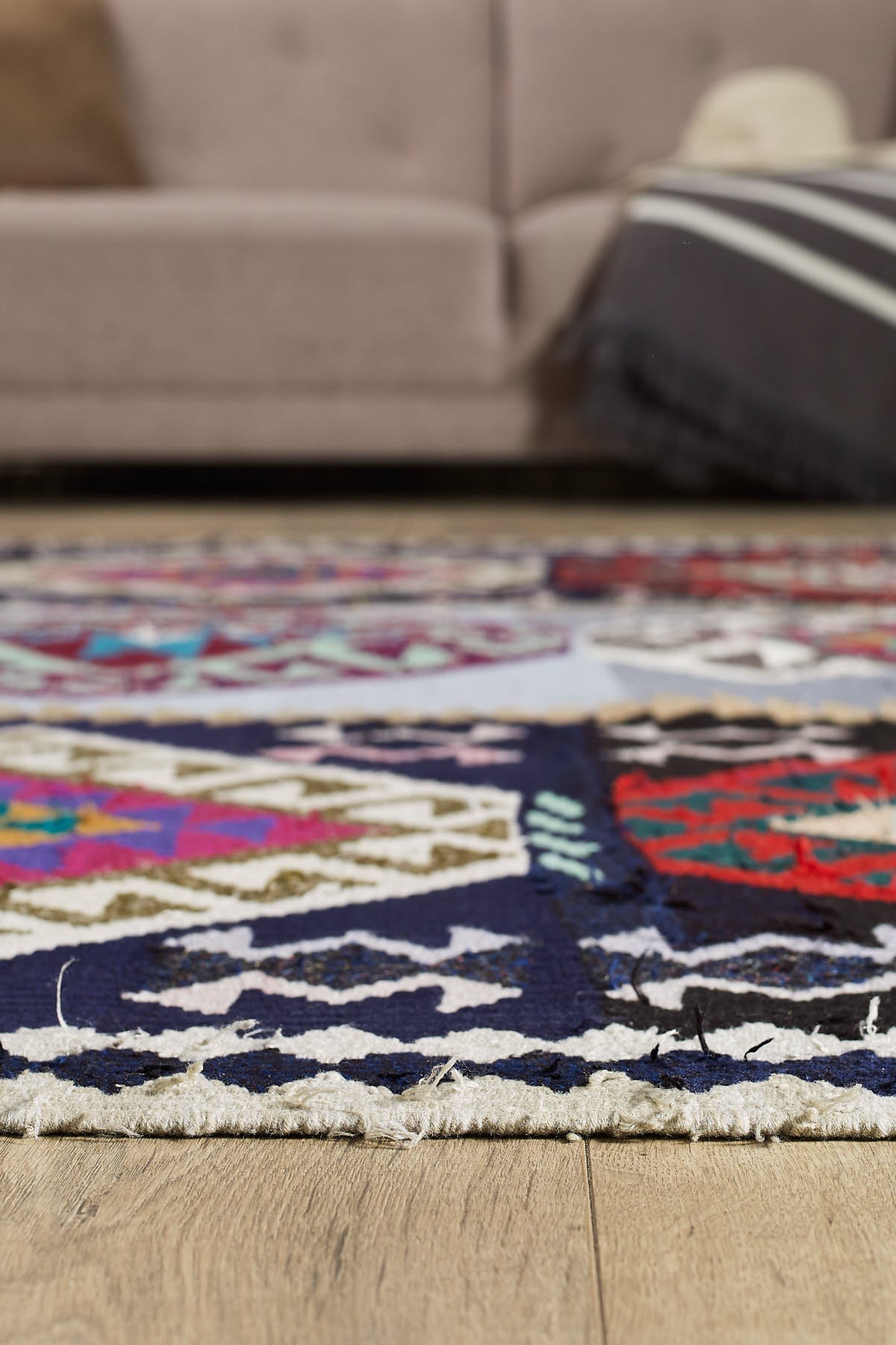 Empera-Antik Kilim Anadolu Etnik Desenli El Dokuması Kilim E0532-4-Milagron.com