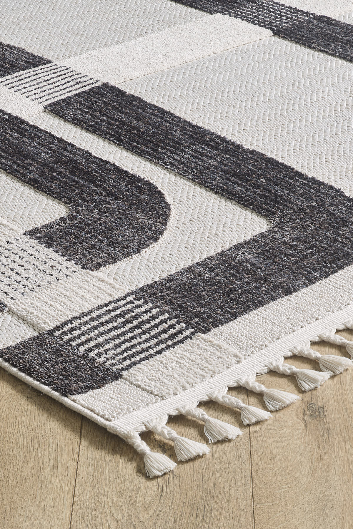 Empera-Ibiza Berta Geometrik Toz Vermeyen İSkandinav Desen Saçaklı Halı-2-Milagron.com