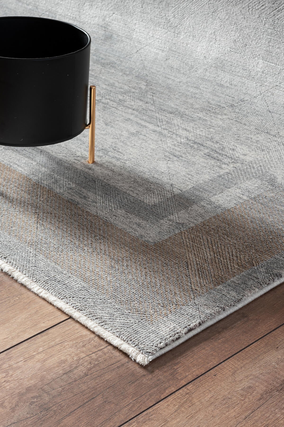 Empera-Soho House Clematis Çerçeveli Klasik Salon Halısı-3-Milagron.com