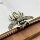 Esterbrook-Esterbrook Bee Buzz Page Holder Brushed Brass Kitap Tutucu-Kitap Ayracı-2-Milagron.com