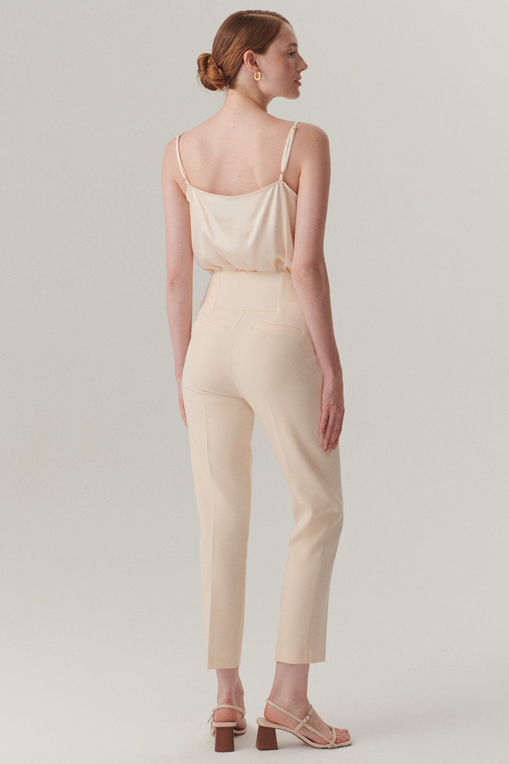 Exquise-Arka Bel Detaylı Düz Kesim Regular Kemik Pantolon-Pantolon-4-Milagron.com