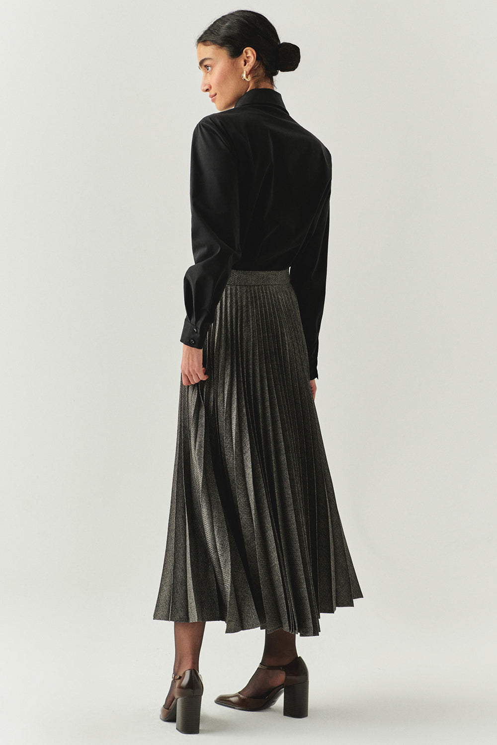 Exquise-Balık Sırtı Desenli Pilisoley Yüksek Bel Tokalı Regular Midi Gri Etek-ETEK-3-Milagron.com