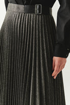 Exquise-Balık Sırtı Desenli Pilisoley Yüksek Bel Tokalı Regular Midi Gri Etek-ETEK-4-Milagron.com