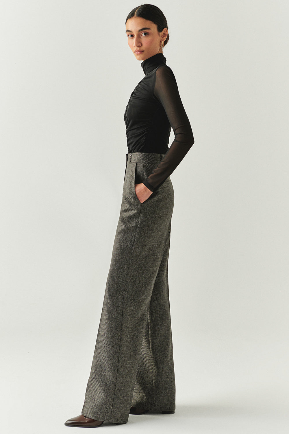 Exquise-Balık Sırtı Desenli Yüksel Bel Geniş Paçalı Cepli Regular Dokuma Gri Pantolon-PANTOLON-3-Milagron.com