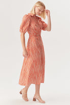 Exquise-Beli Bağlama Detaylı Kırmızı çizgili Midi Gömlek Elbise-ELBİSE-3-Milagron.com