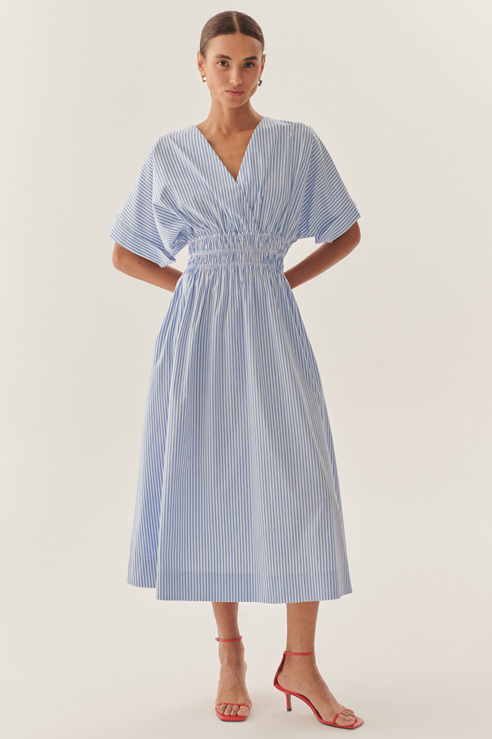 Exquise-Beli Büzgülü V Yaka Yarasa Kol Midi Elbise-Elbise-1-Milagron.com