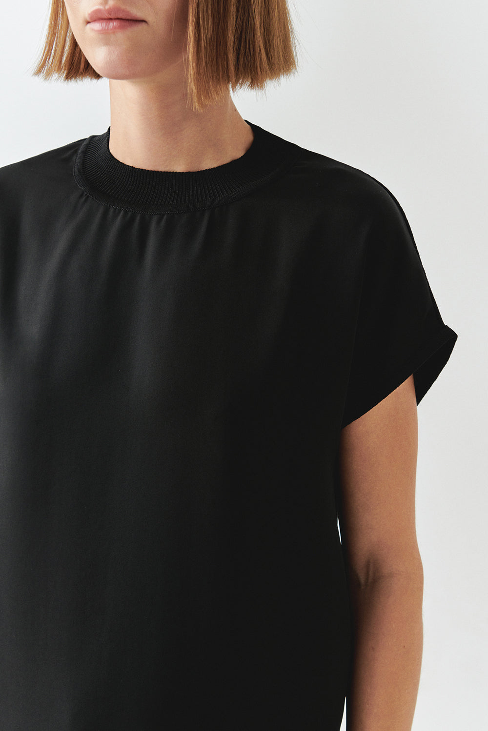 Exquise-Bisiklet Yaka Düşük Kol Triko Garnili Regular Siyah Bluz-BLUZ-3-Milagron.com