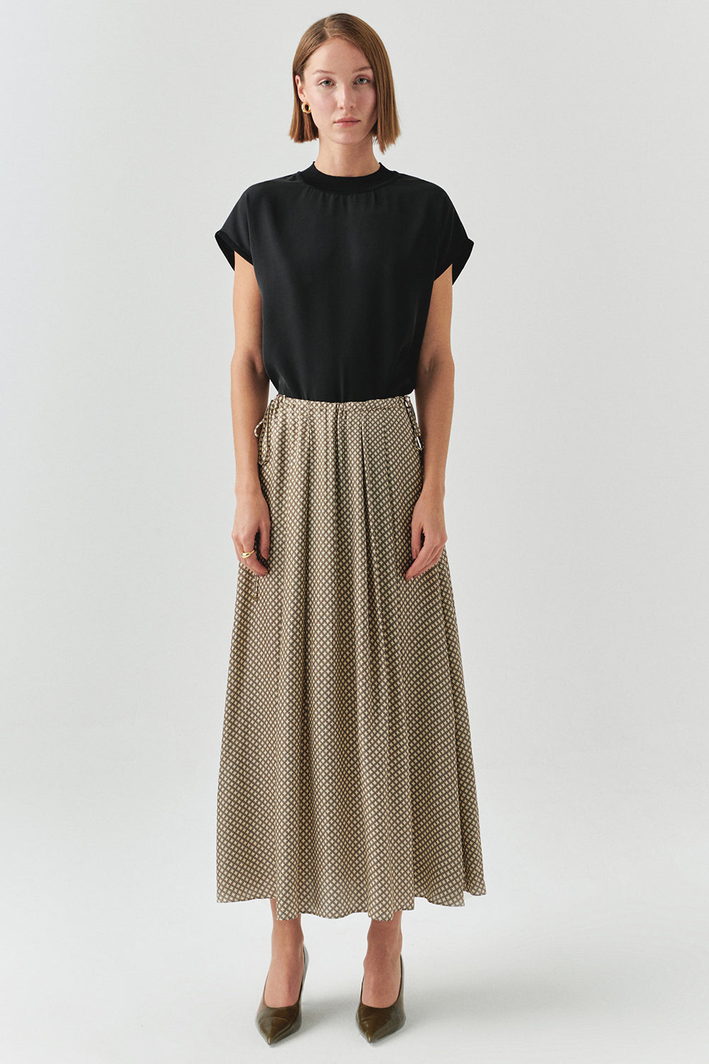 Exquise-Bisiklet Yaka Düşük Kol Triko Garnili Regular Siyah Bluz-BLUZ-5-Milagron.com